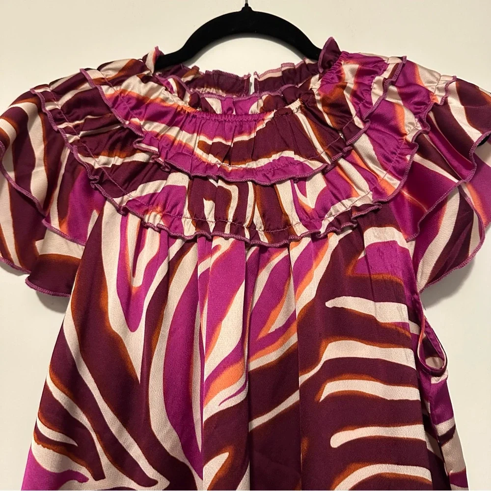 Bibi Showstopper Fuchsia Animal Print Flutter Sleeve Top size L - Picture 2 of 6